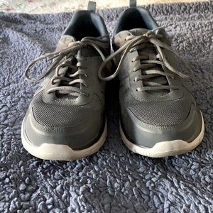 Skechers Wide Ft Memory Foam sneakers